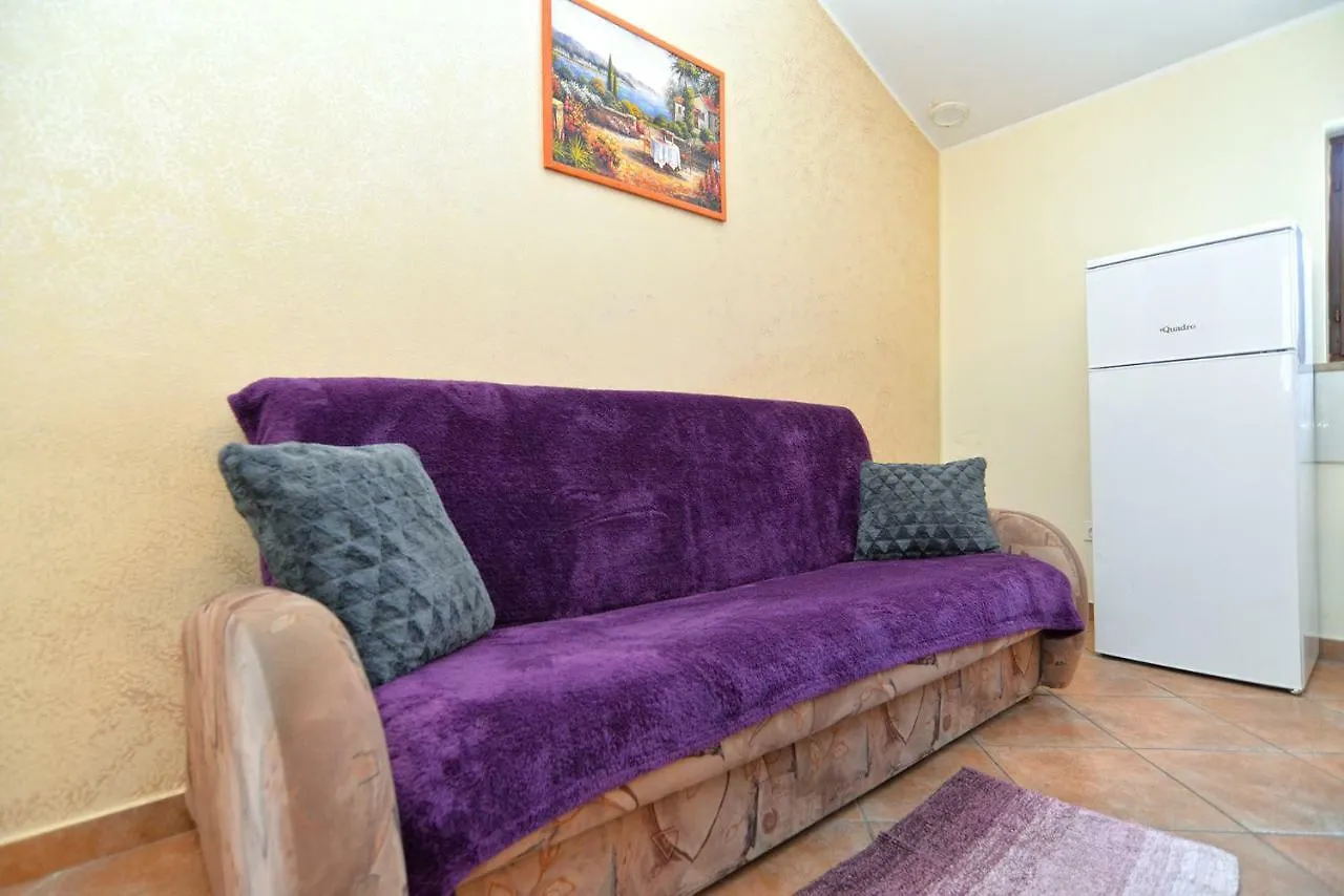 Apartment Mario 1679 Ρόβινι